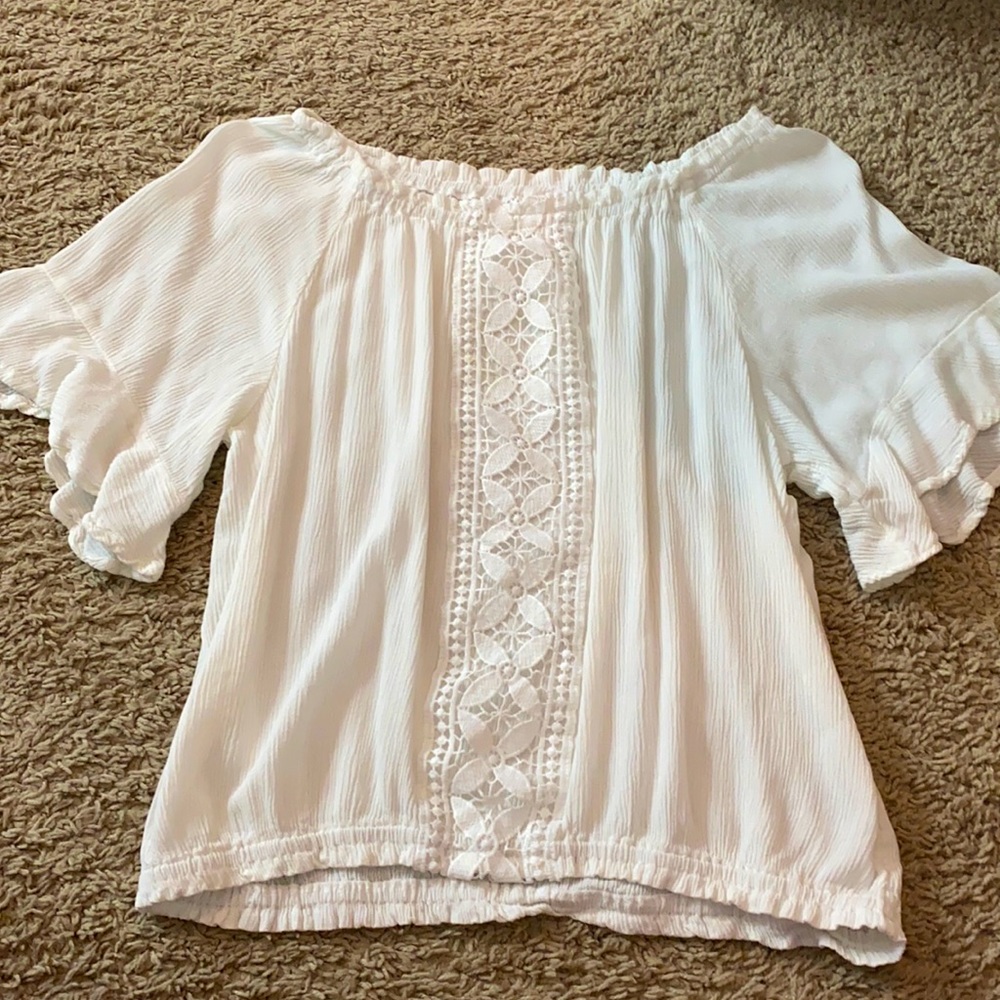 Cute top. Perfect condition, worn a couple times.